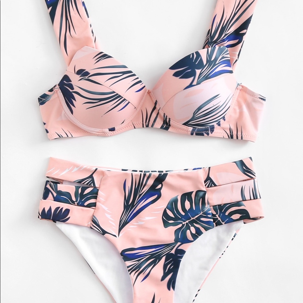đPink cup top leaves bikini bottom or topđĽ - Picture 7 of 8